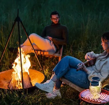 אתר קמפינג Wild Kinvara *